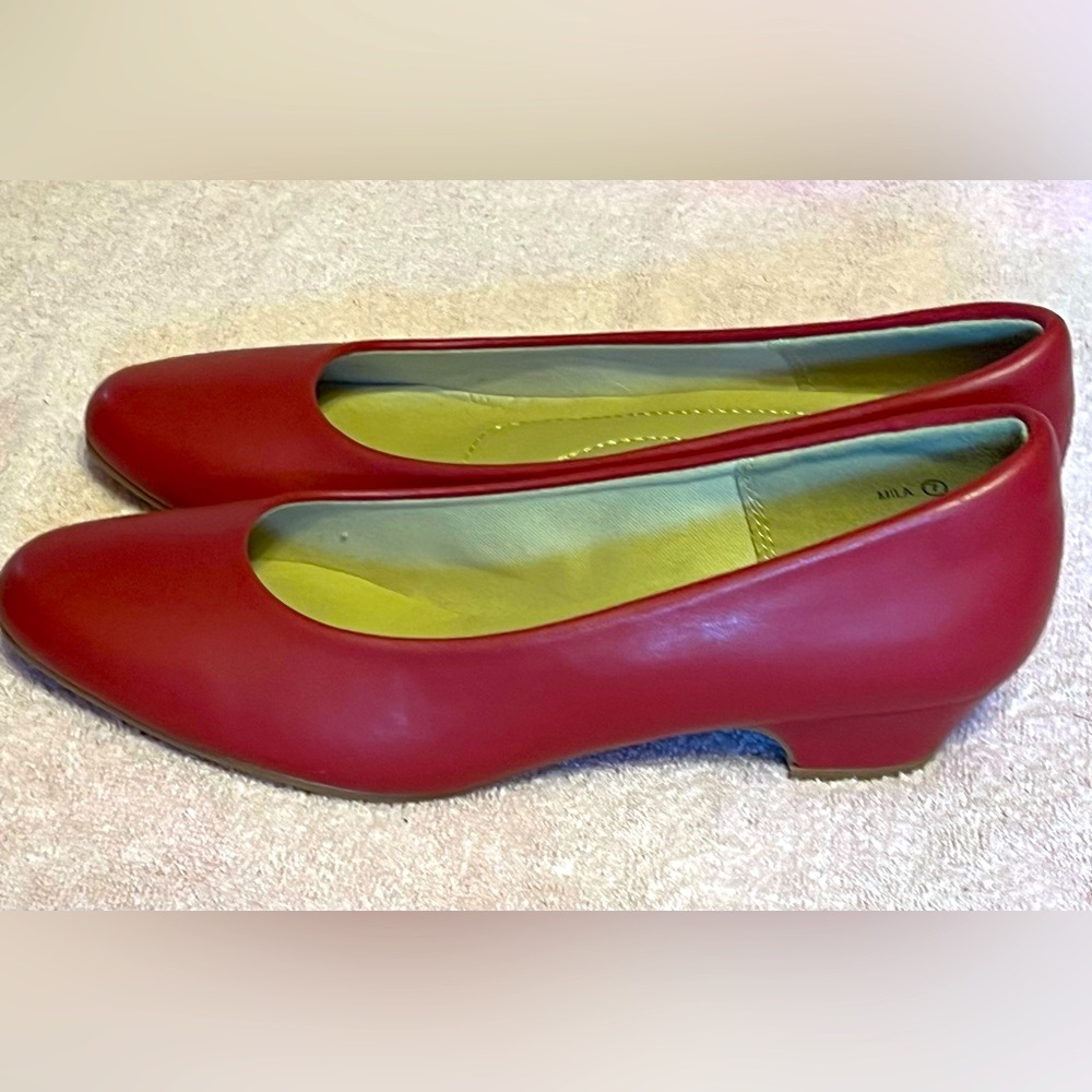 Dream Pairs Red Ballet Flats Elegant Slip-On Design - Picture 3 of 5